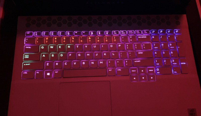 Alienware Intel Core i7 -Lunar Light +accessories gallery