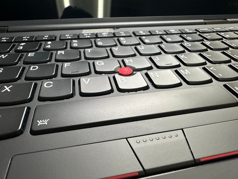 Lenovo ThinkPad X1 Yoga 3rd Gen (i5-8350U, 16GB RAM, Boot to Bio) NO SSD/ADAPTER gallery