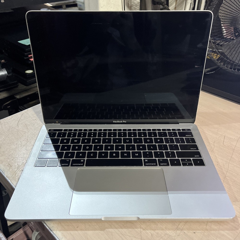APPLE MACBOOK PRO 13" MID-2017 CORE I5-7360U 2.3GHZ 8GB RAM NO HD