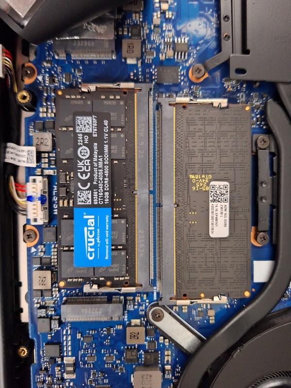 ASUS TUF Gaming A15 15.6'' (AMD 7735HS, 32GB DDR5, 2TB SSD, RTX 4060) NO OS gallery