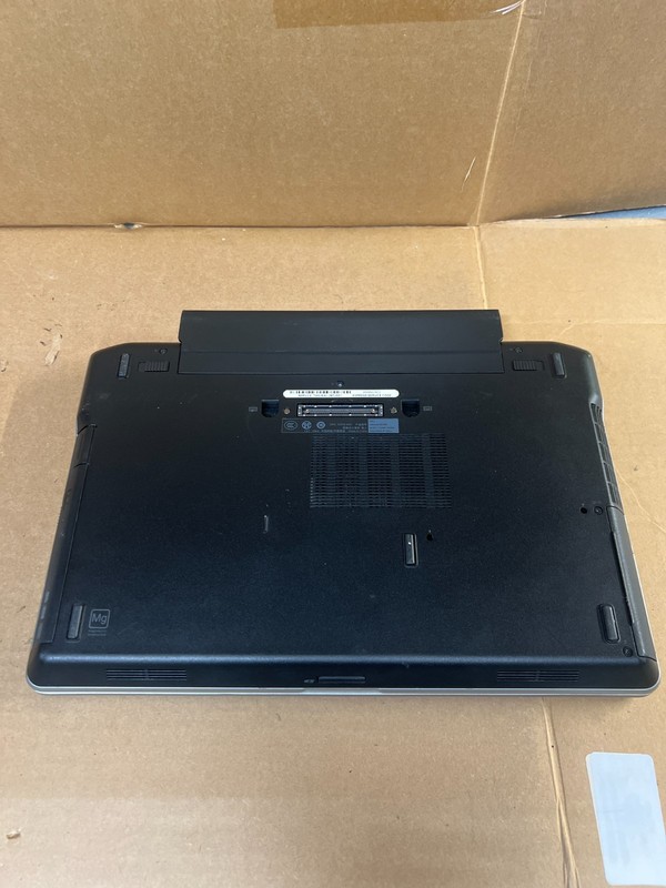 DELL LATITUDE E6330 13.3" HD I5-3340M No RAM or HD gallery