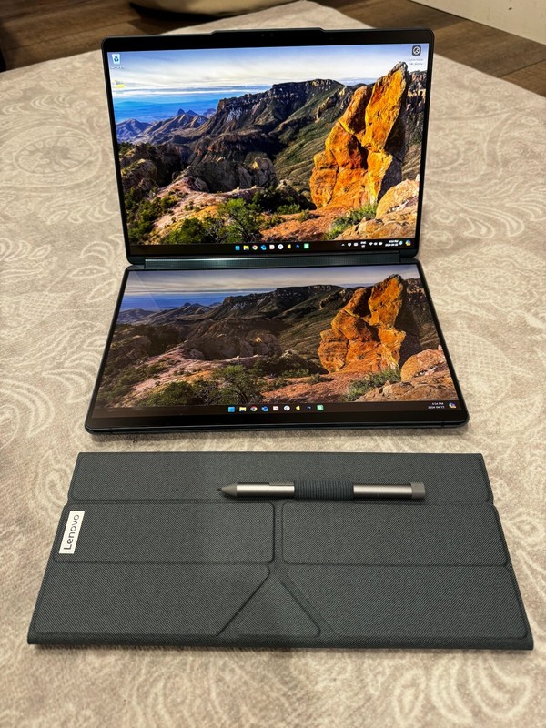 Yoga Book 9 13IRU8 512 GB SSD - Mint Condition gallery