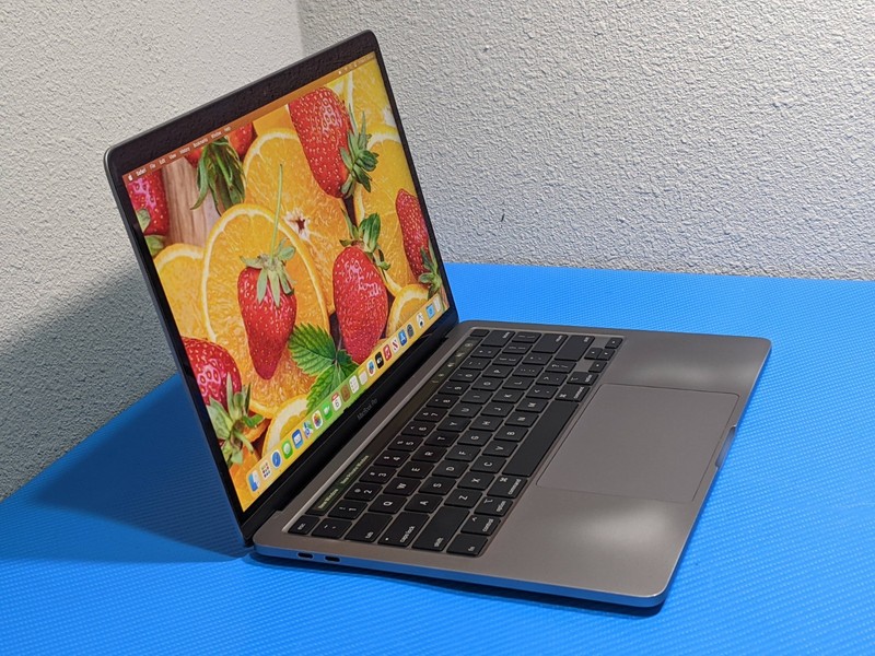 Apple MacBook Pro 13" (2020) A2251 / BTO Core i7-1068NG7 2.3GHz 32GB 1TB SSD +PA gallery