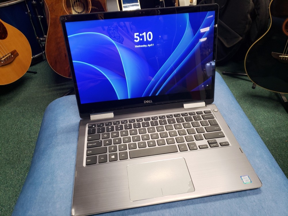 Dell Inspiron 7373 - 13.3" - i5-8250 - 8GB ram - 237GB SSD screen damaged