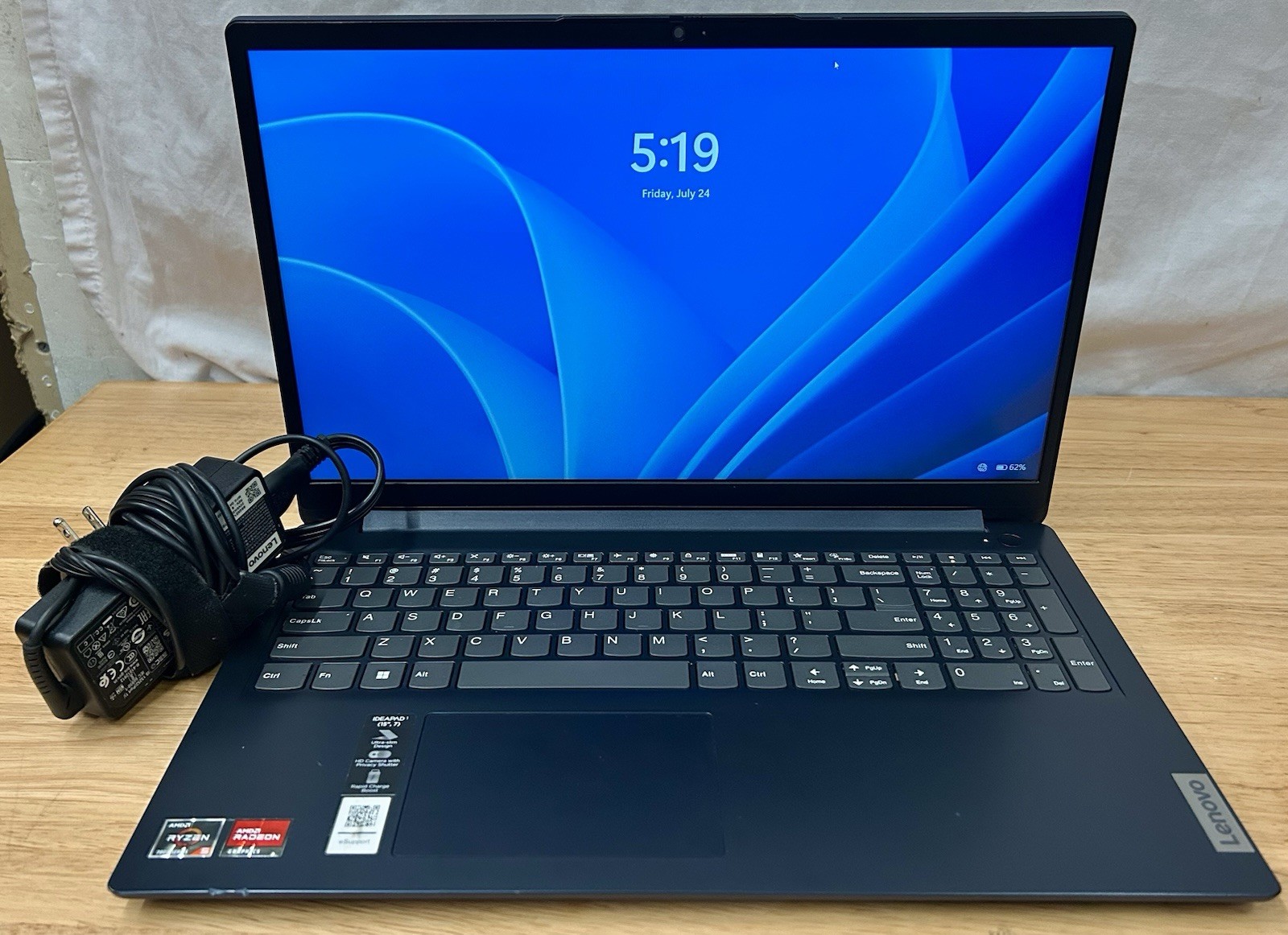 Lenovo IdeaPad 1 15AMN7 15.6" AMD Ryzen 5 7520U 8GB 256GB RadeonT 610M w Charger gallery