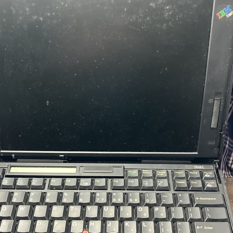 IBM ThinkPad 760EL 12.1in Pentium 120MHz 8MB 1GB HDD Parts/Repair gallery