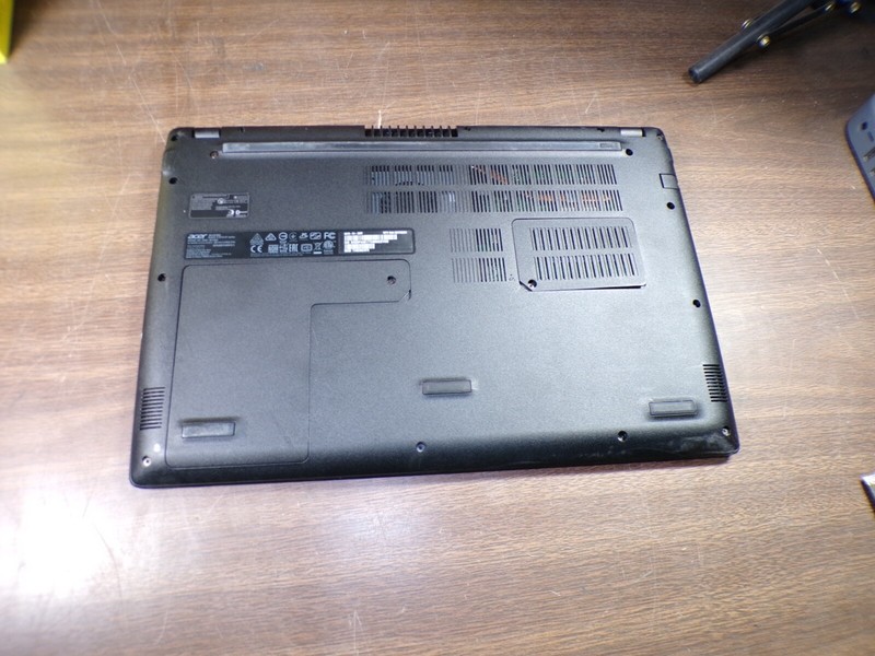 ACER ASPIRE 3 A315-51 INTEL CORE i3 7TH GEN 8GB RAM **UNTESTED **NO HD gallery