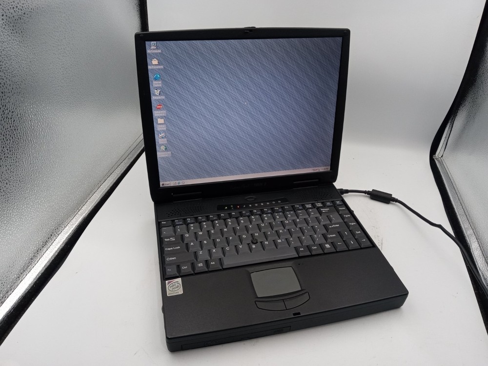 Micron Trek 2 U376 14" Laptop Pentium II 400MHz 128MB 10GB HDD Win 98 *READ* -RR