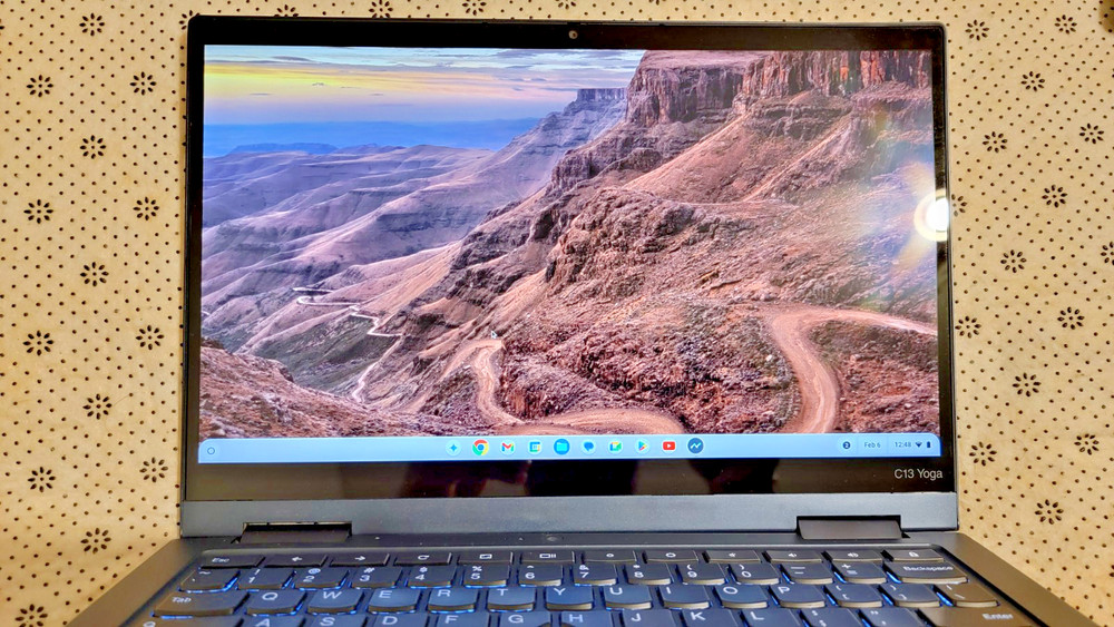Lenovo thinkpad c13 yoga chromebook AMD Gold 2.4GHz, 4GB, 32GB (Bent Housing)