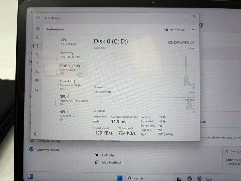 ONEXPLAYER X1 i 3-in-1 Gaming PC 10.95" 32 GB RAM Ultra 7 155H 2 TB SSD gallery