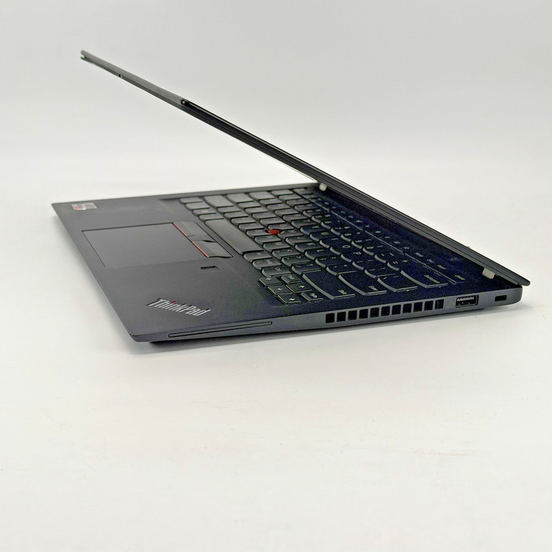 Lenovo ThinkPad T495s AMD Ryzen 7 Pro -3700 2.3 GHz 8 GB RAM 256 GB SSD (NVMe) gallery
