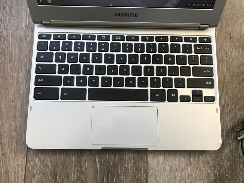 Samsung XE303C12-A01US 11.6" 5 Dual Core 1.70GHz 2GB 16GB Chromebook gallery