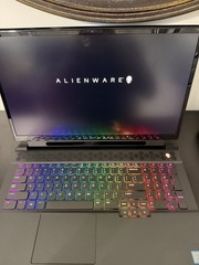 Alienware M17 R2 17.3″ i7-9750H 2.6GHz 16GB RAM 256GB SSD GeForce RTX 2070 Max-Q