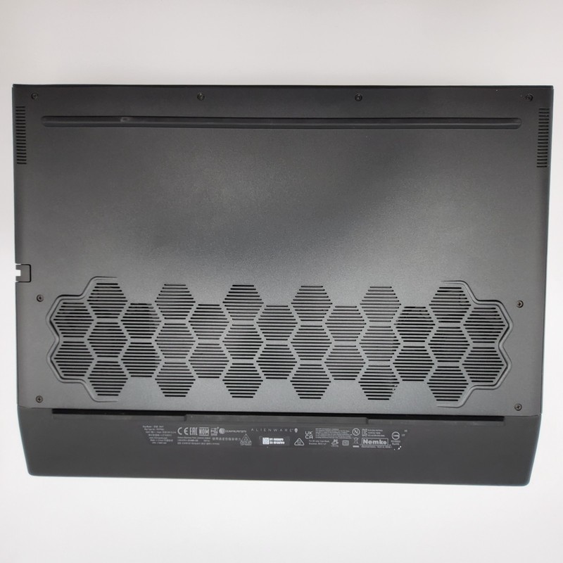 Alienware M15 R4 Laptop 15.6" Intel I7-10870H, RTX 3070, 32GB RAM, 500 GB SSD gallery