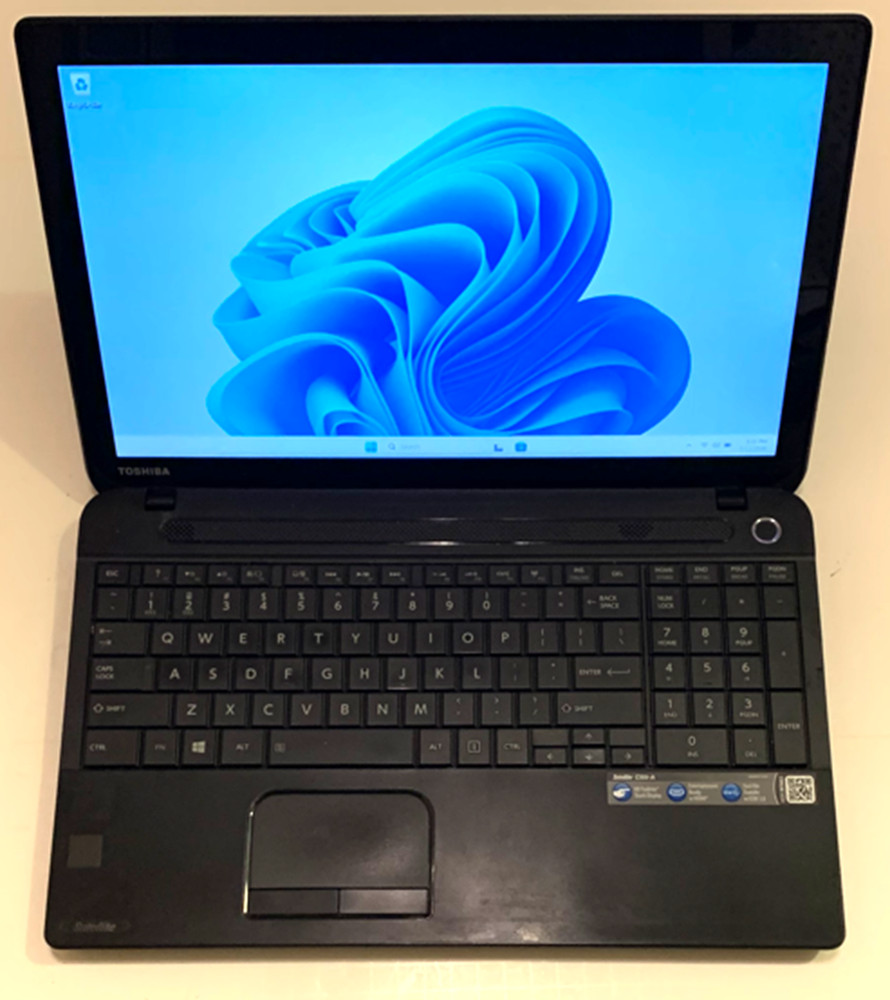 Toshiba Satellite C55-A Touch Screen 15.6" WIN 11 ACTIVATED i5 8GB RAM 750GB HDD