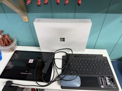 Microsoft Surface Pro Copilot+ PC 13 Inch Snapdragon X Plus + Keyboard Combo