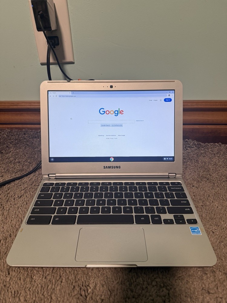 Samsung Laptop Chromebook XE303C12-A01US, Dual-Core 1.7GHz 2GB 16GB