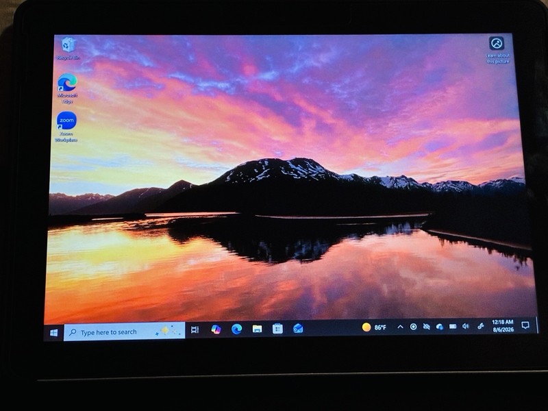 Microsoft Surface Go 2 Pentium 4RAM 64EMMC Tablet+case+AC+keyboard broken camera gallery