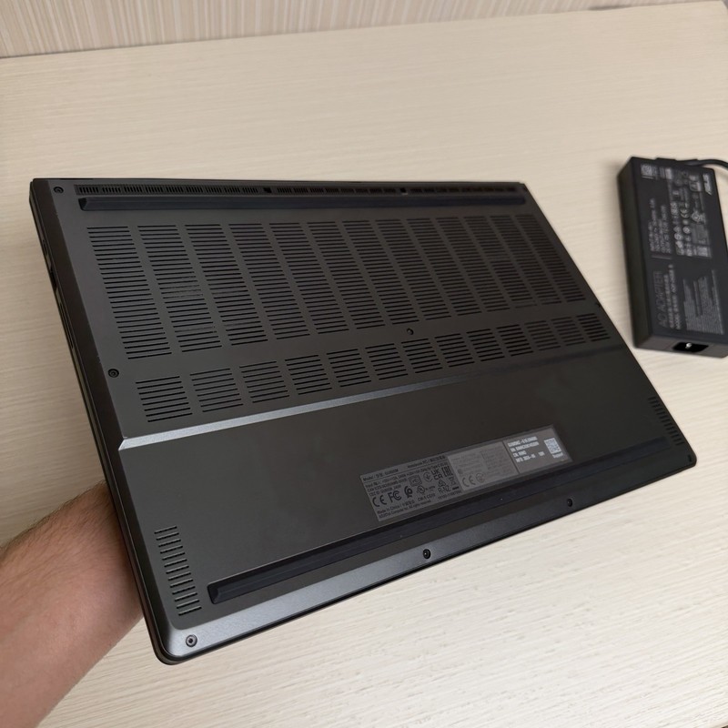 Asus ROG Zephyrus G16 GU605 240Hz QHD+ Ultra 9 285H 32GB 2TB RTX 5080 Excellent gallery