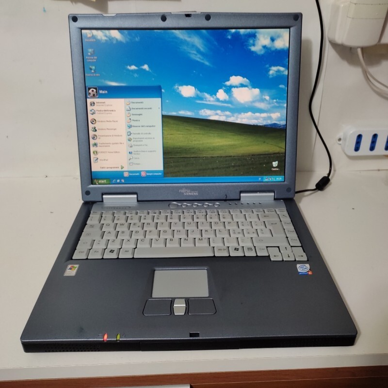 Notebook PC Portatile con Windows XP Pentium 4 Porta Seriale RS232 Floppy 21054 gallery