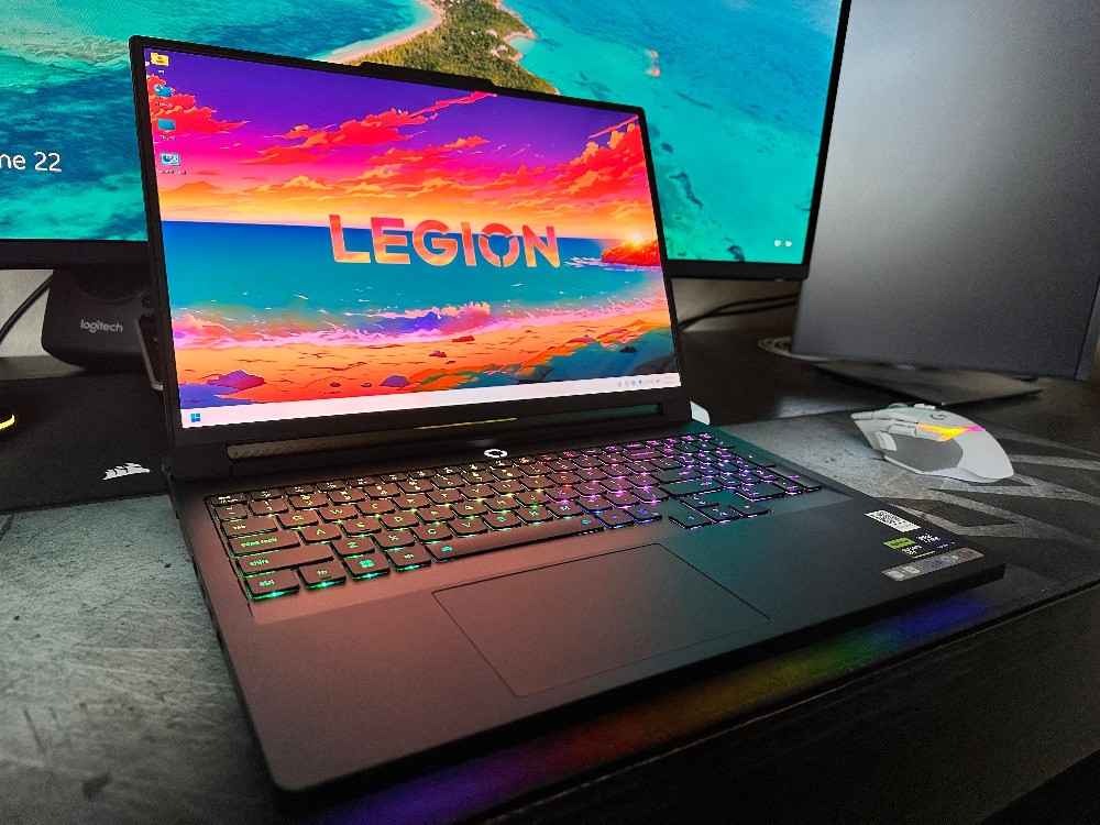 Lenovo Legion Pro 7i RTX 5090 32GB 2TB 16" Intel Ultra 9 (LNIB) Warranty