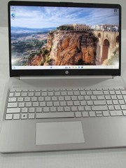 HP 15-ef0025wm 15.6″ HD Ryzen 5 3500U 2.1GHz AMD Radeon Vega 8 Graphics 8GB RAM