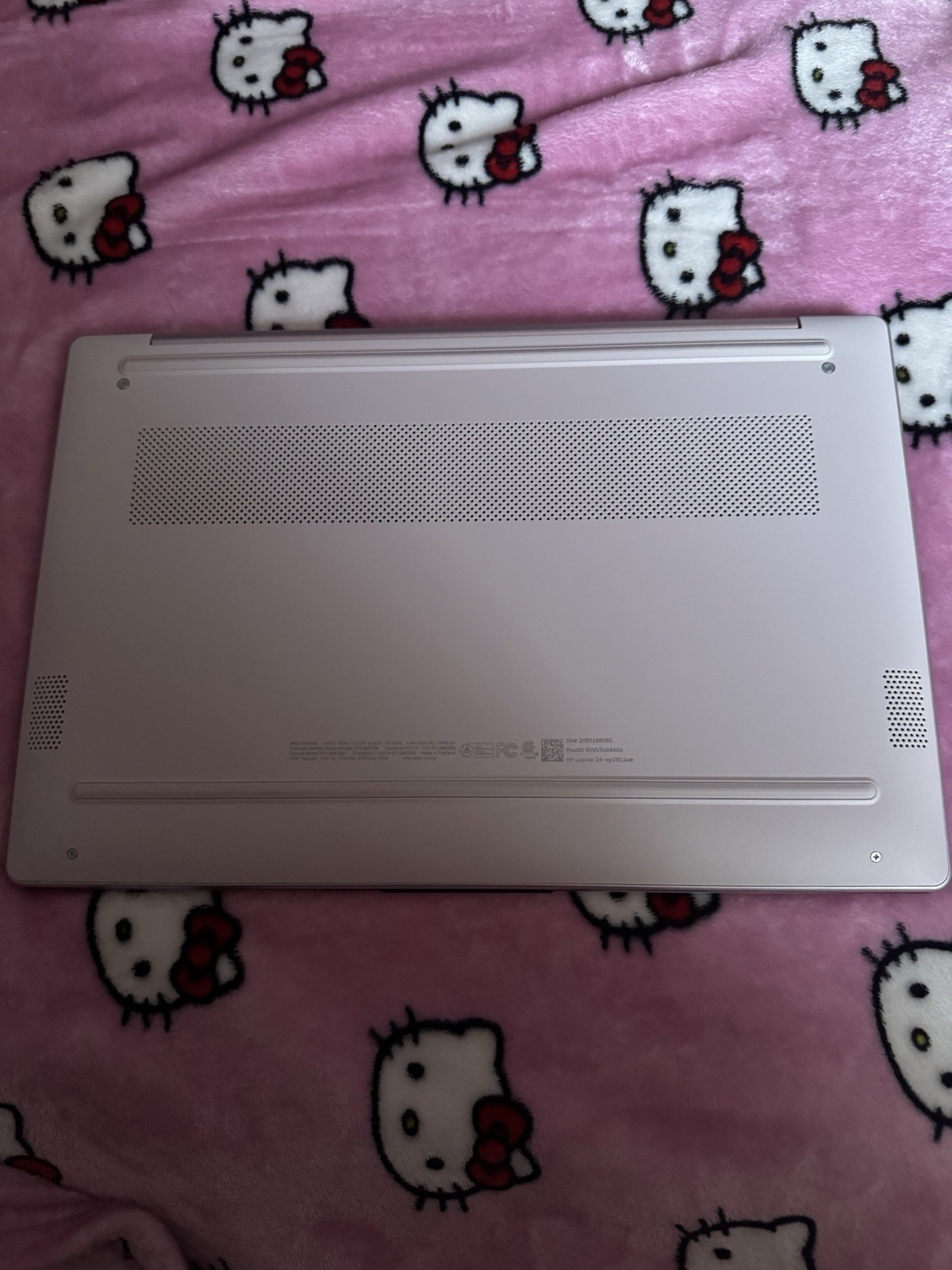 HP 14-cf2112wm 14" (64GB eMMC, Intel Celeron N4120, 1.10GHz, 4GB RAM) Laptop... gallery