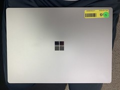 Microsoft Surface Laptop 3 w/Radeon Vega Mobile – 2.10 GHz / 8 GB / 128 GB SSD