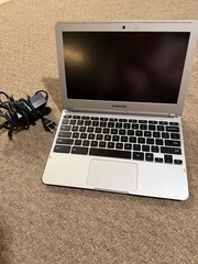 Samsung Chromebook 3 XE303C12-A01US 11.6″ 16GB 2GB RAM Chrome OS w/ Charger