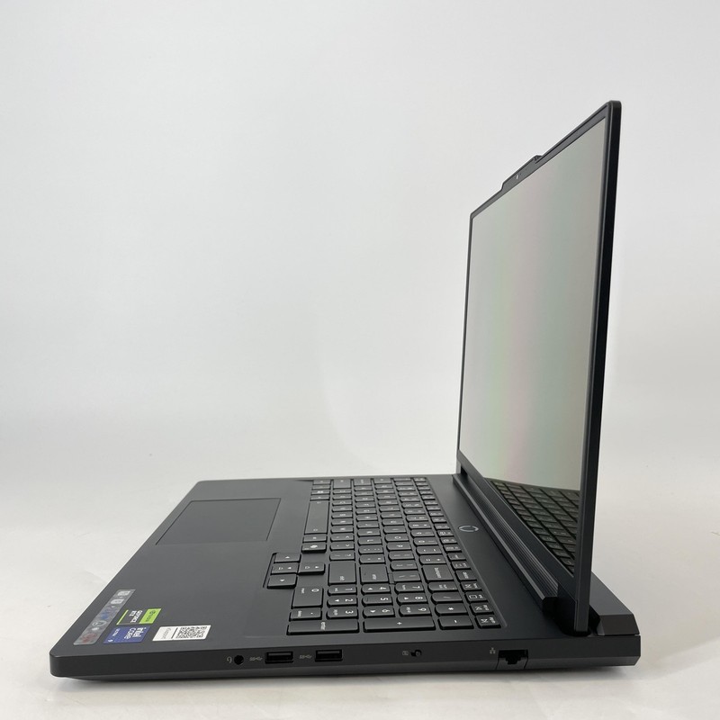 Lenovo Legion Pro 7i Gen 10 16 QHD+ 2.7 GHz Ultra 9 275HX 32GB 1TB SSD RTX 5080 gallery