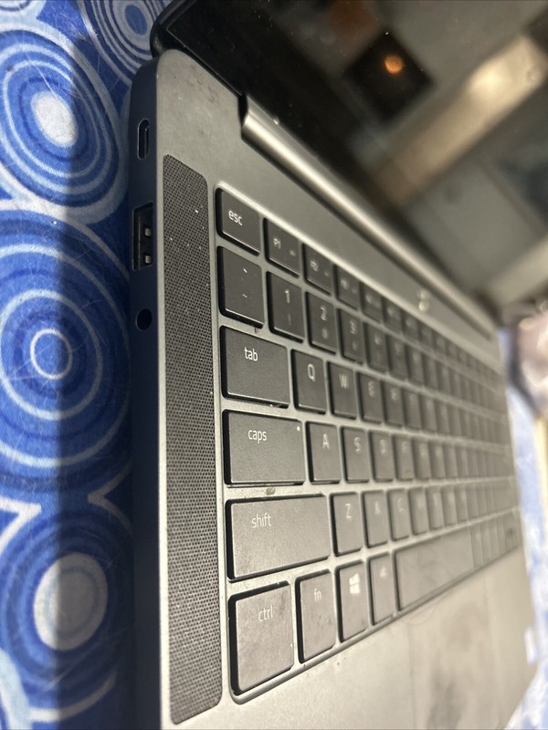 razor blade stealth 14 , 16gb ram, intel corei7 8th gen gallery