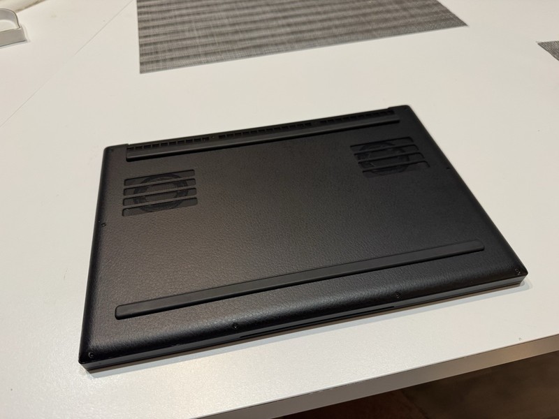Razer Blade 14 14in Ryzen 9 5900HX RTX 3070 16GB 1TB SSD Win11 gallery
