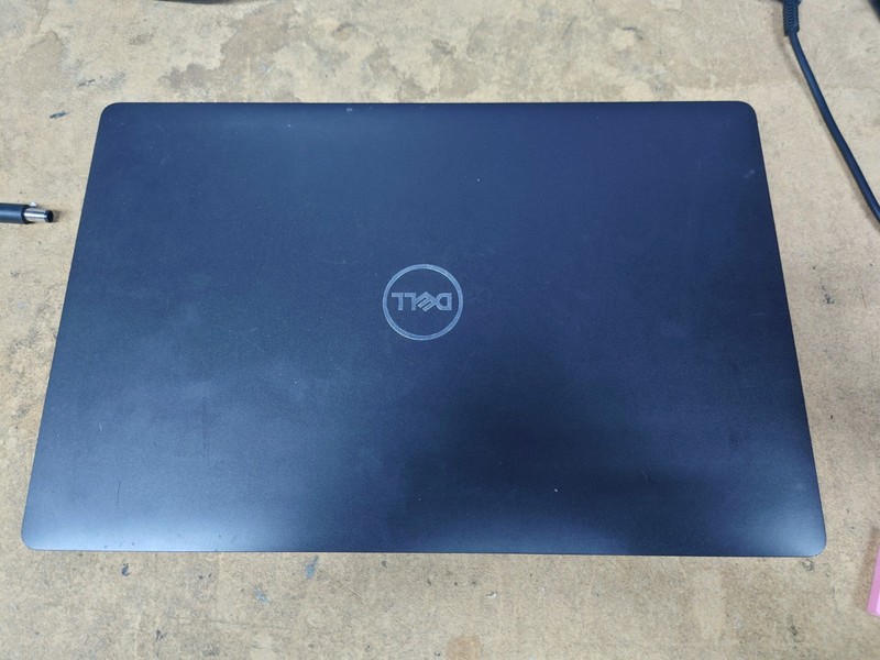 Dell Latitude 5501 15.6" FHD i5-9400H 16GB RAM 256GB SSD No OS gallery
