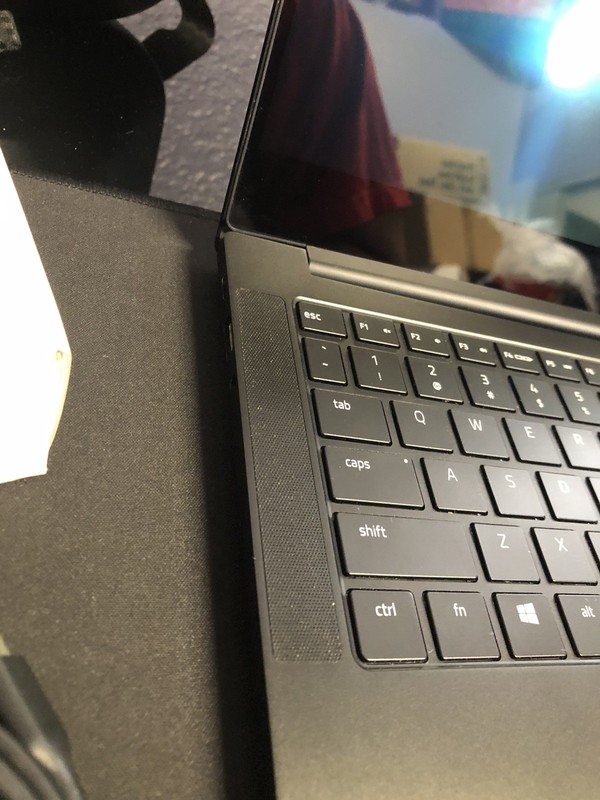 Razer Blade Stealth 13 i7-1165G7 16GB RAM 1TB SSD GTX 1650 Ti FHD OLED TOUCH gallery