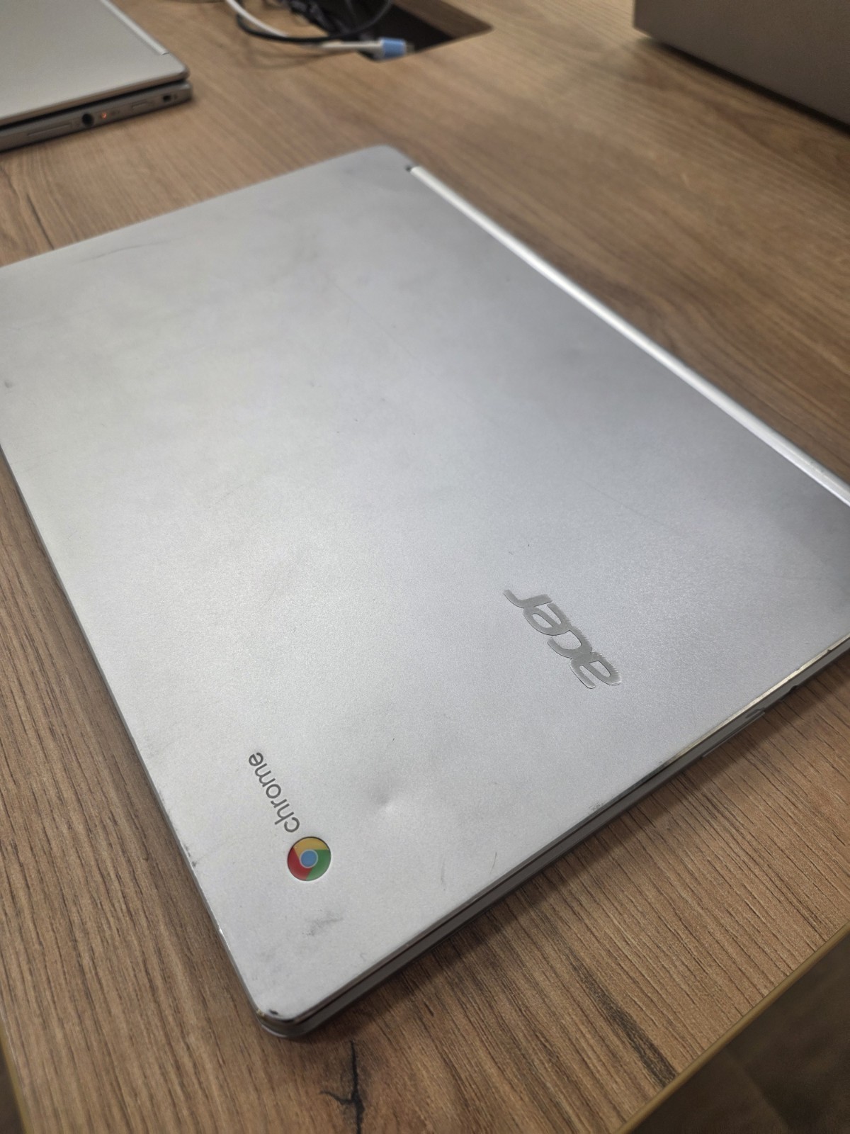 Acer R13 Convertible ChromeBook 13.3" FHD 4GB 32GB SSD ChromeOS gallery