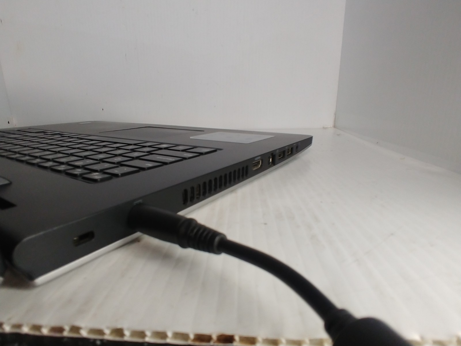 Dell Inspiron 17" 5000 Series Laptop Computer Black Bad Battery 250 HDD 8gb Ram gallery