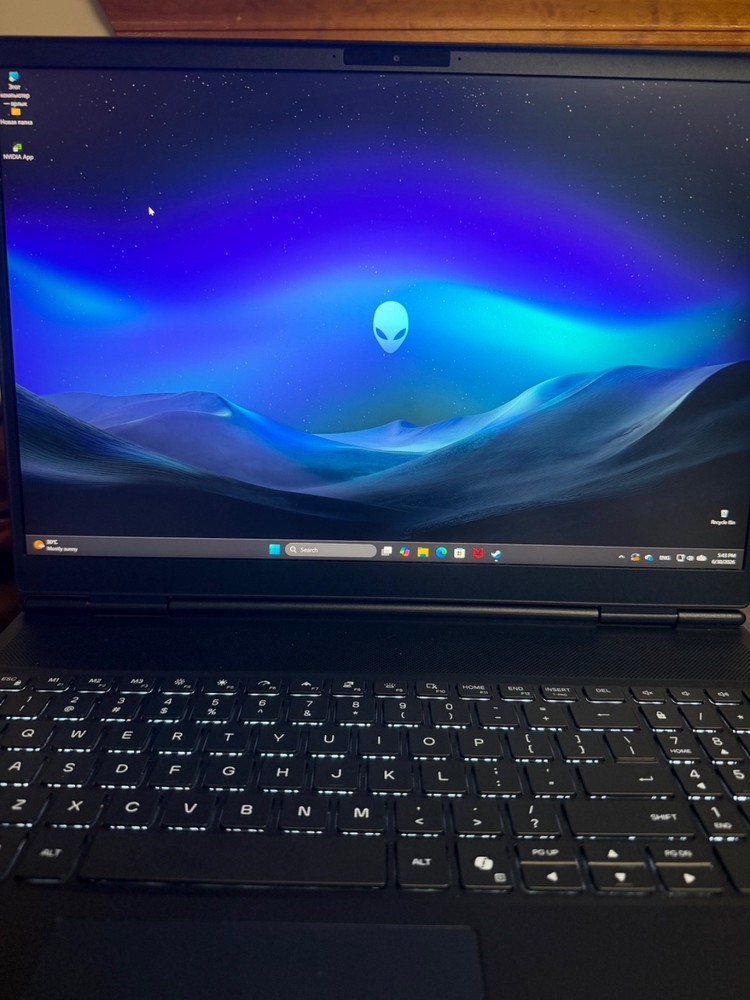 Alienware 16X Aurora 16” Gaming Laptop RTX 5070 Core Ultra 9 275HX 32GB 2TB