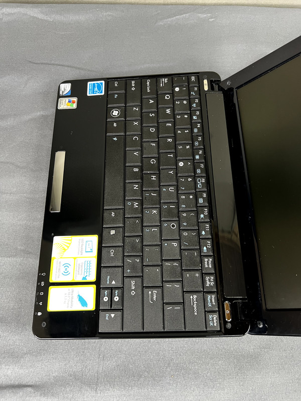 ASUS Eee PC 1005HA Netbook Atom N270 1GB RAM 160GB HDD Windows XP Home gallery