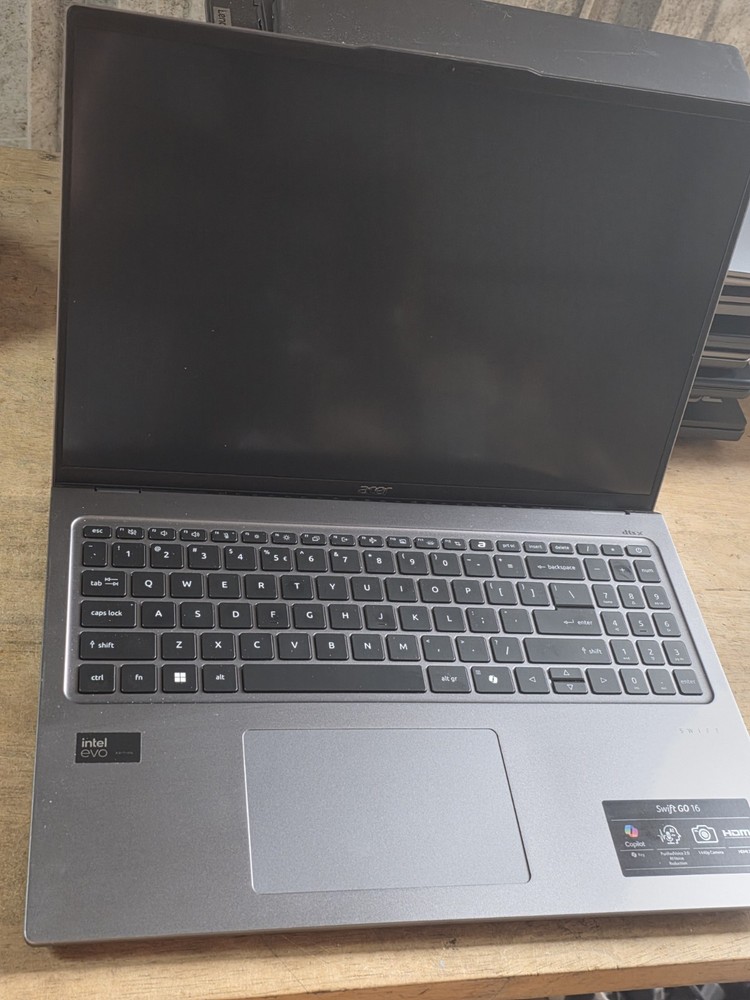 Acer Swift Go 16" Laptop 2560x1440 Intel Core Ultra 7 16GB 1TB SSD Power