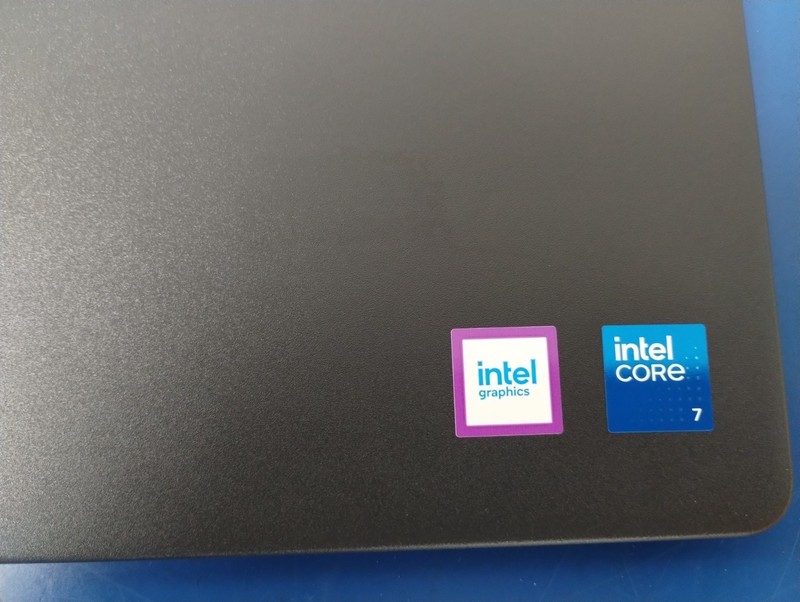 DELL 16 DC16250 MRYT3, Intel Core 7 150U, 1.80 GHz, 16 GB RAM, 1 TB NVMe SSD gallery