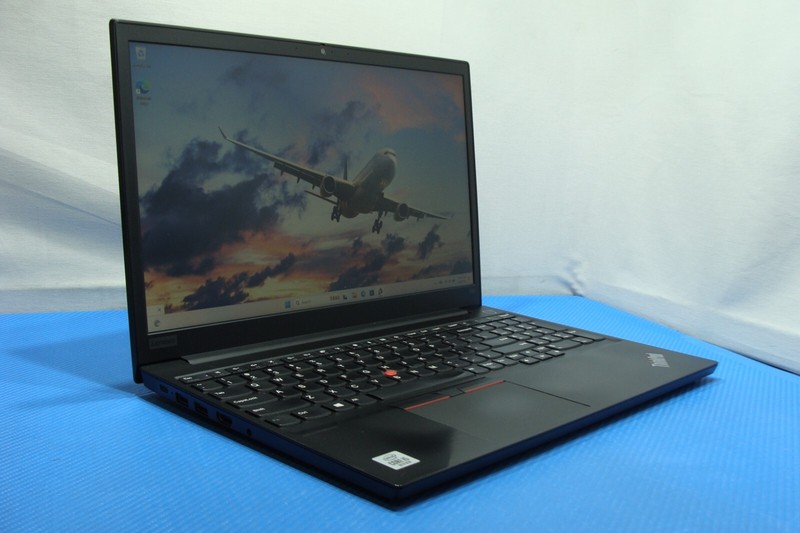 Lenovo ThinkPad E15 15.6"FHD Intel i5-10210U 1.6Ghz 8GB 256GB SSD Windows 11 Pro gallery