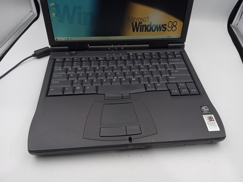Vintage Dell Latitude CPx H500GT 14" PIII 500MHz 256MB 60GB Windows 98 -READ -RR gallery