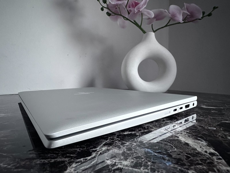HP EliteBook AMD Ryzen 5 PRO 4650U with Radeon Graphics (2.10 GHz) gallery