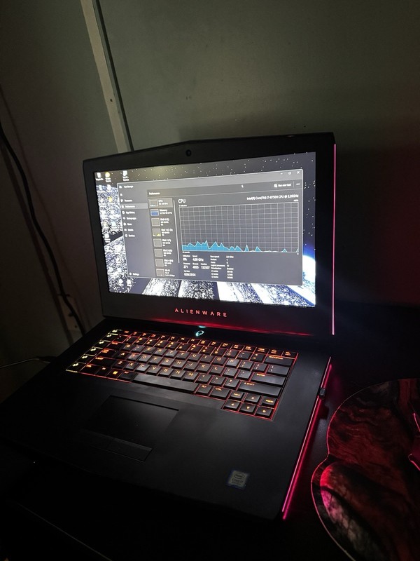 Alienware 15 R4 15.6in i7-8750H 16GB 1TB SSD GTX 1060 Win 11 gallery