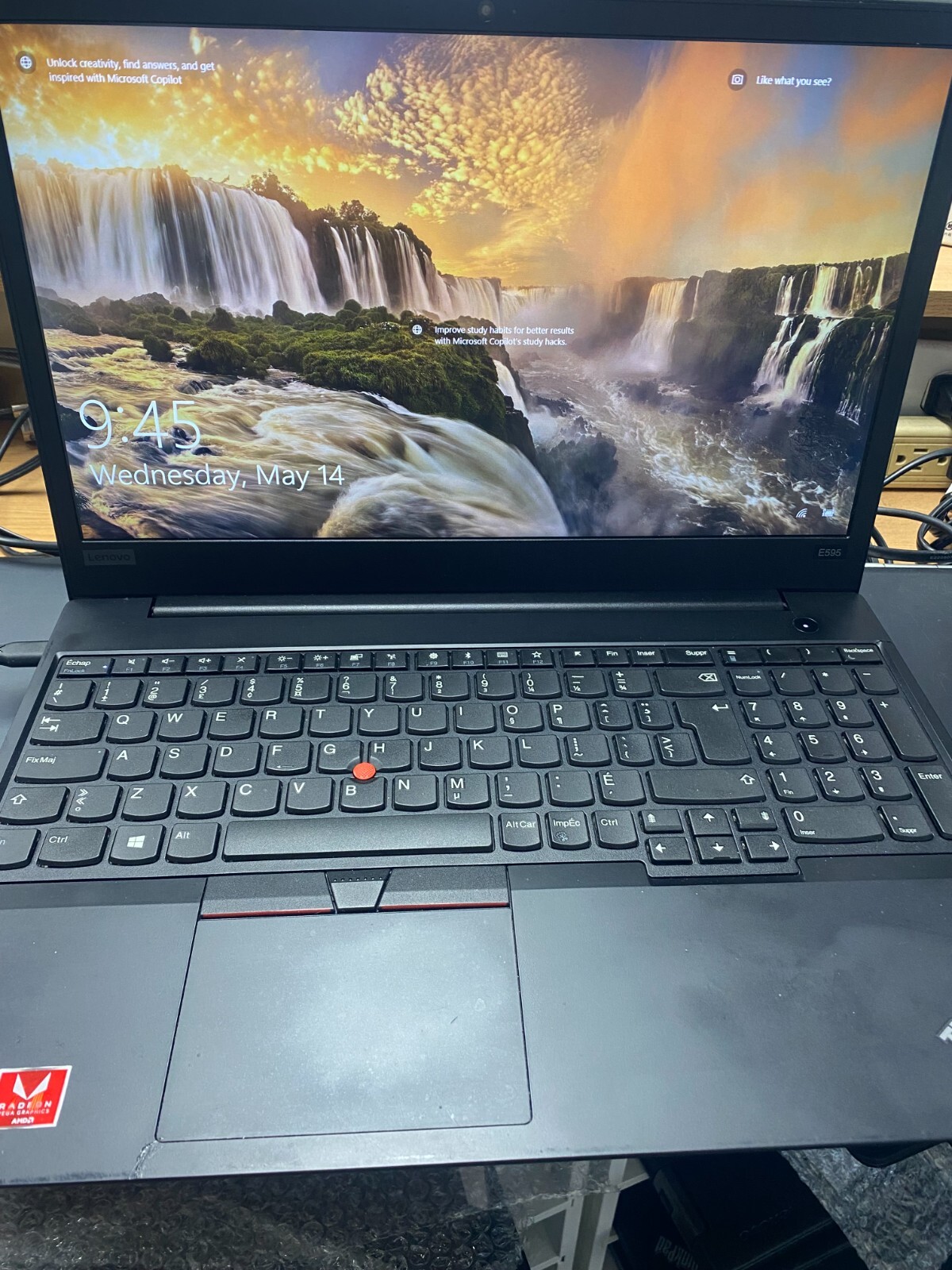 Lenovo ThinkPad E595 15.6'' Laptop AMD Ryzen 7 3700U 2.3GHz 8GB 256GBWin 10pro gallery