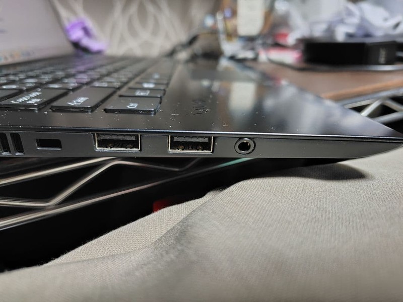 VAIO VJPK13C11N i7-1065G7 Iris Plus 32Gb SSD 256GB 14.0" Wide FHD Win 11 Pro gallery