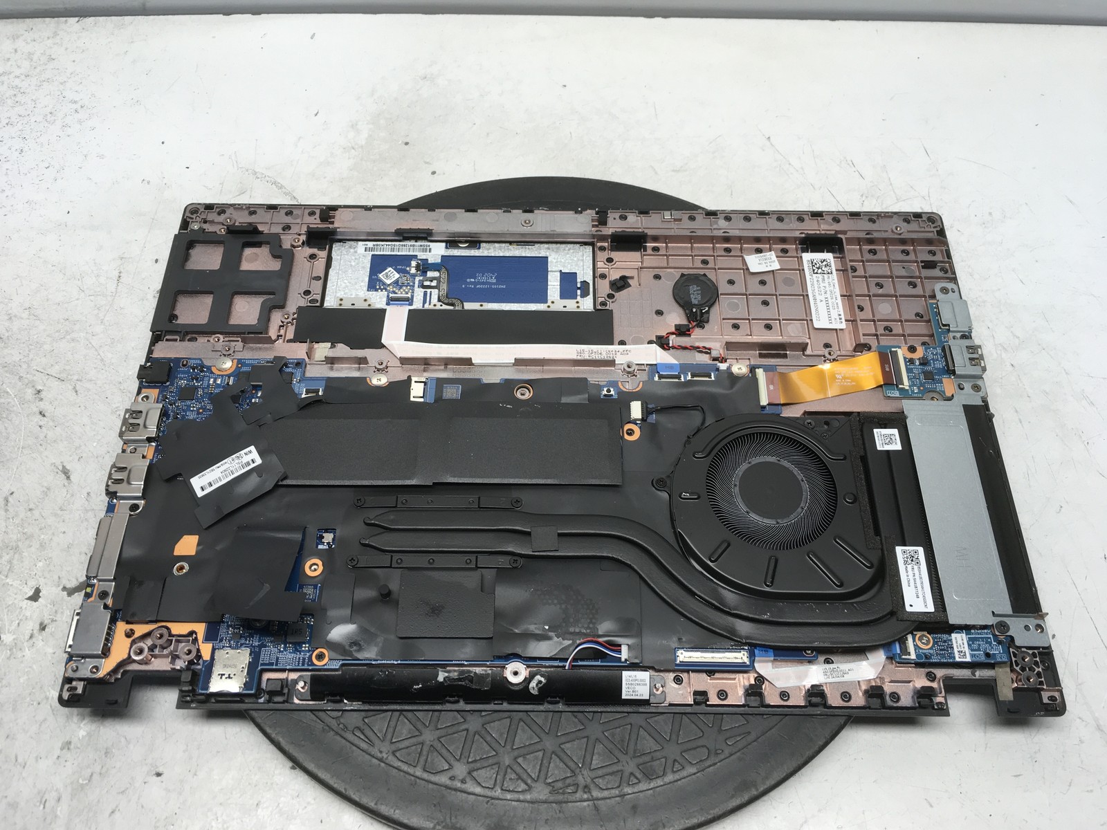 Lenovo ThinkPad Intel i5 12th gen No RAM NO HDD No Batt gallery