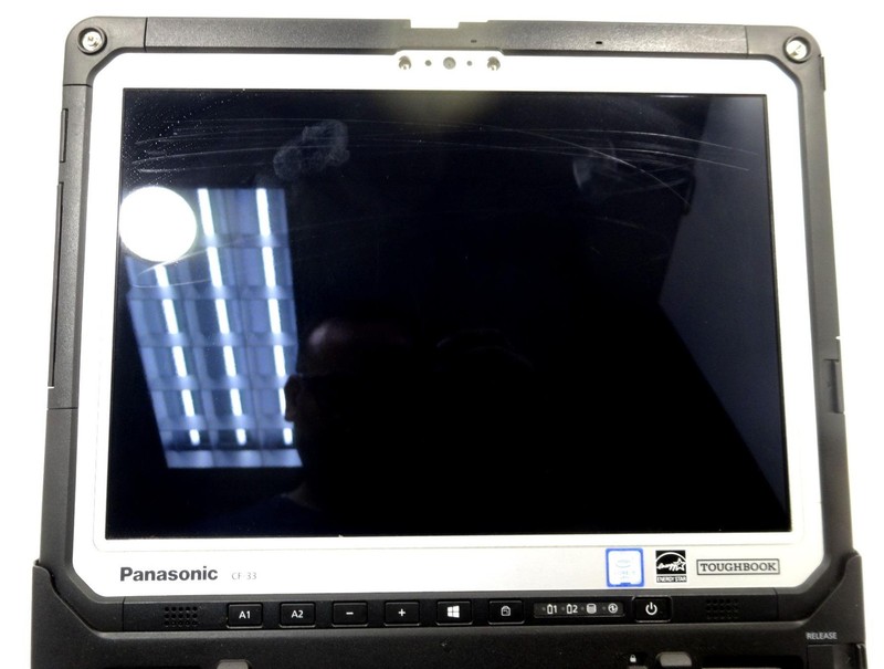 Panasonic Toughbook CF-33 12" QHD Core i5-7300U 2.6GHz 16GB 256GB LTE gallery