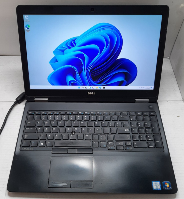 Dell Latitude E5570 i7-6820HQ 2.7Ghz 16GB RAM 256GB SSD NO BATTERY WIN11 #97 gallery