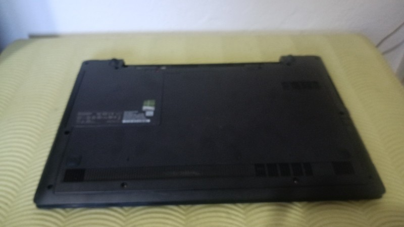 Lenovo ideapad G70-35 17.3" 1600x900 AMD A8-6410 QUADCO 8gb 256gb RADEON R5 1GB gallery